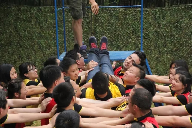 “向梦想出发” 凯时娱乐销售团建活动完善绽放